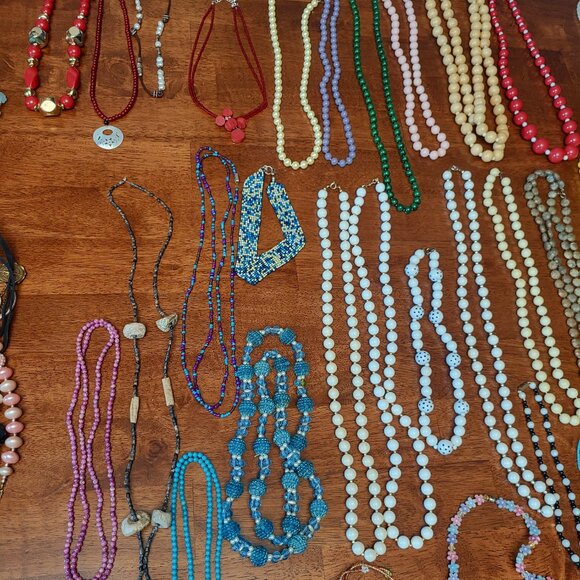 Lot of *Costume Necklaces ~ Unique and Vintage Pieces ~ Excellent Condition - Picture 4 of 10